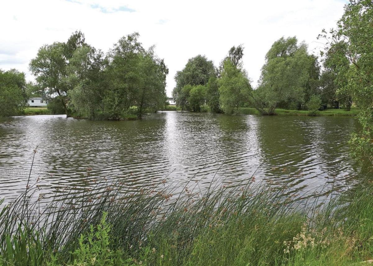 Отель Barlings Country Park Langworth Экстерьер фото